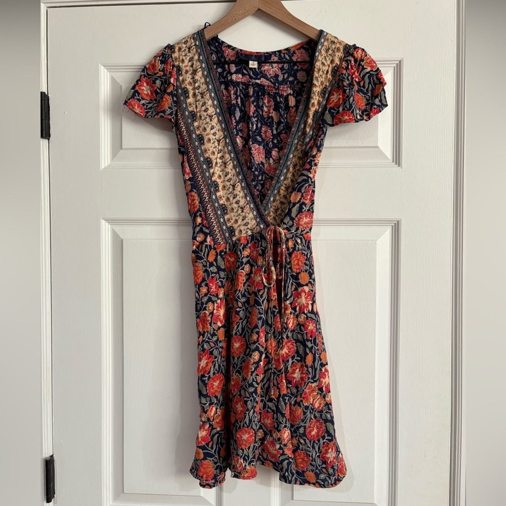 Francesca's Collections Floral V-Neck Midi Dress